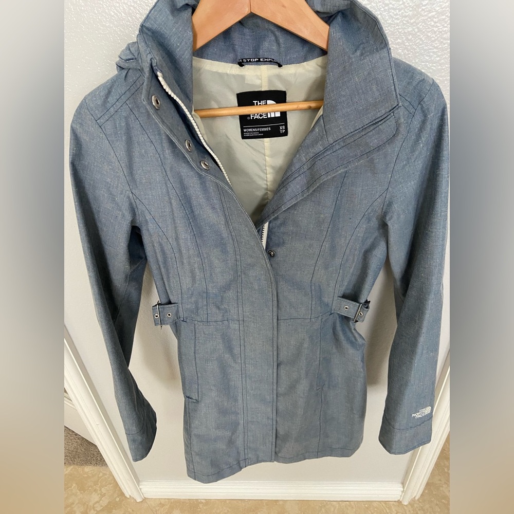 Xs Northface womens chambray raincoat